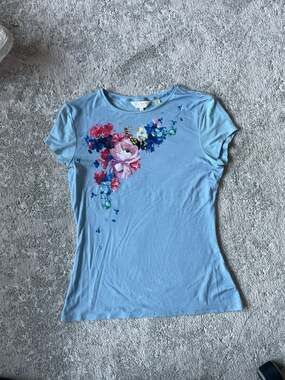 Ted Baker London Banzra Raspberry Ripple Floral Fitted Tee